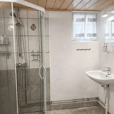 Apartment Bright Near Metro And Nature, 15 Min From Centre
